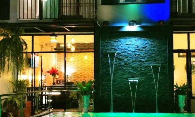 Na Kluea Hotel | Beach Gallery House