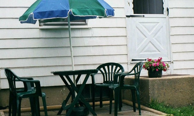 Narragansett House | Beach Getaway For Play or Remote Work- Narragansett, RI