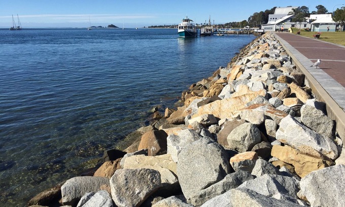 Batemans Bay House | Beach, golf, fishing, fun and pet friendly @ Batemans Bay!