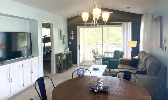 Longs Condo | Beach/Golf/Tennis Condo-Perfect for Families! Overlooks swimming pool!