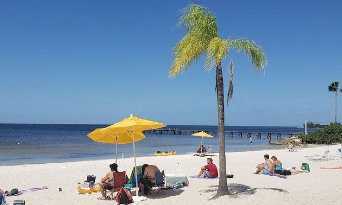 Ruskin Resort | Beach Happy Getaway!