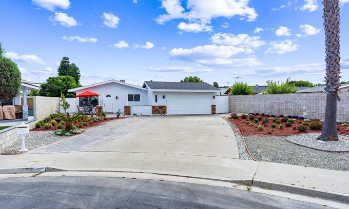 Huntington Beach House | Beach Haus w/Bikes, Toys, & Volleyball Court with AC