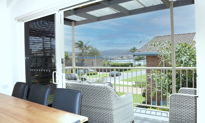 Merimbula Cabin | Beach Haven - 3 bedroom Fishpen