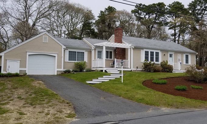 East Harwich House | Beach Heather- Relax, Renew & Enjoy! Adj to Bike Path, 1 Mile to Beach