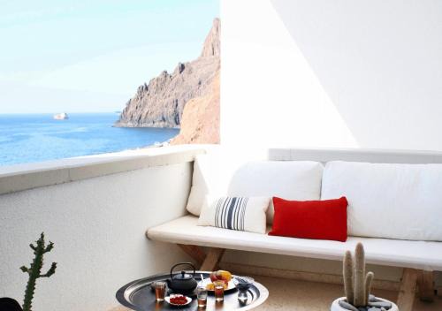 Santa Cruz de Tenerife Apartment | Beach hideaway apartment with modernist design