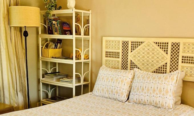 Del Rey Oaks Apartment | BEACH-HIKE-GOLF Sparkling Clean Sunny Private Studio