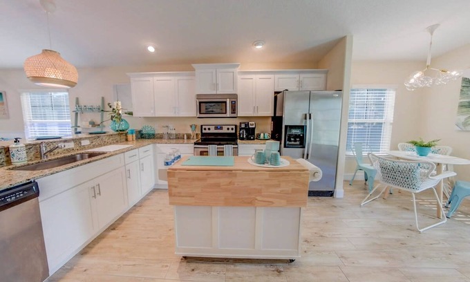 Palm Coast House | Beach Home w Heated Pool Free Golf Cart
