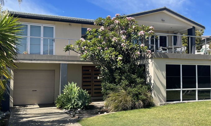 Caves Beach House | Beach House@Caves Beach