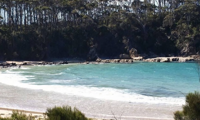 Batehaven House | Beach House Ocean Views in Batehaven