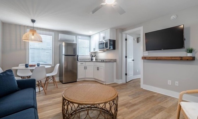 Yaupon Beach Hotel | Beach House OKI - King Suite in hotel on Oak Island, North Carolina