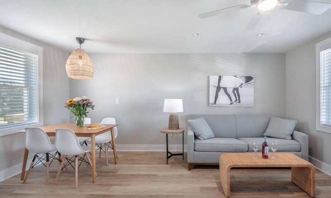 Yaupon Beach Hotel | Beach House OKI - King Suite in hotel on Oak Island, North Carolina