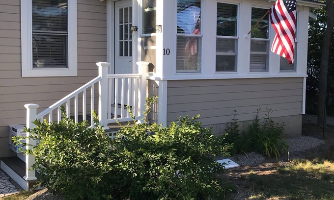 Southern Coast Cottage | Beach House only 108 steps to 7 miles of sandy beach