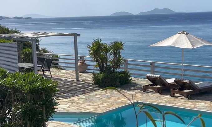 Agios Vasileios House | "Beach house Risa Crete". House with pool and air conditioning right on the beach, wifi, BBQ and sea view Watch video? Enter on YouTube under Beach House Risa Crete.