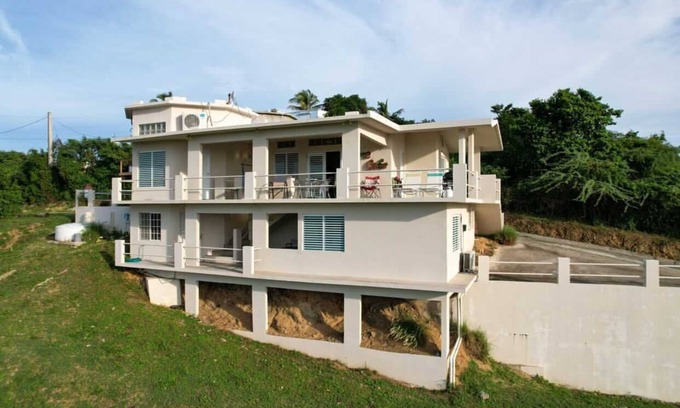 Puerto Diablo House | Beach House Steps to the Beach