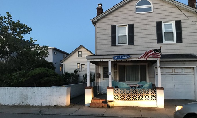 East Atlantic Beach House | BEACH HOUSE IN THE HEART OF EAST ATLANTIC BEACH. STEPS TO PRIVATE BEACH