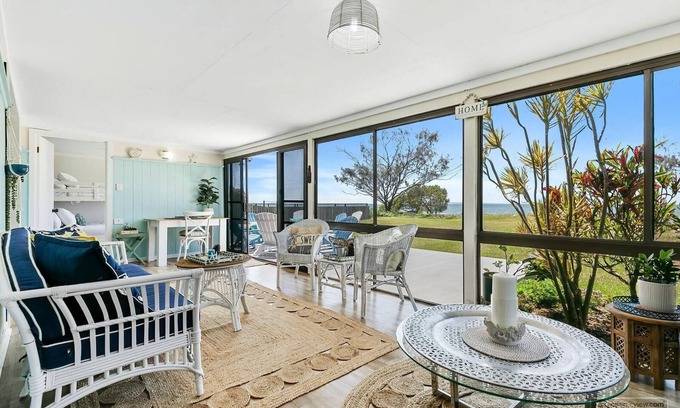 Brisbane Waterfront House | Beach Hut!
