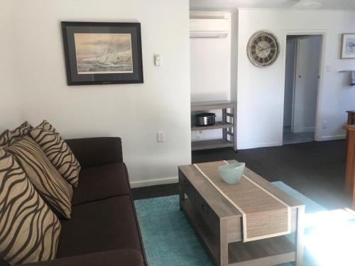 Saint Kilda Hotel | Beach Lodge Motels