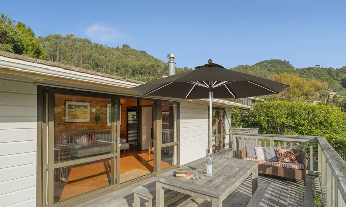 Hahei House | Beach Lovers Bach - Hahei Holiday Home
