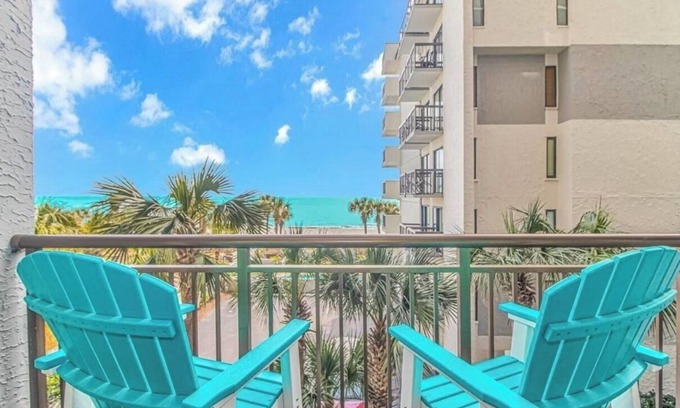 Calabash Condo | Beach'n 1BR Ocean Front Condo Arcades Fireplace