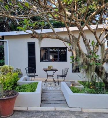 Umtentweni House | Beach Nest Unit - Ebbtide