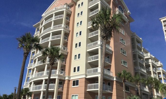 Myrtle Beach Resort | Beach/Ocean Direct Ocean Front View 2 minutes from the Beach