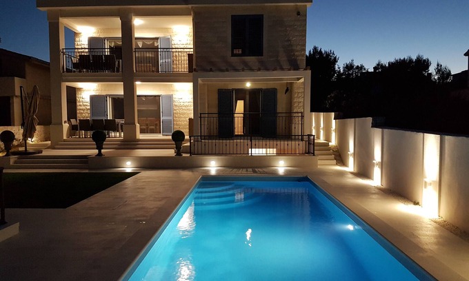 Sevid Villa | Beach Residence MSJ Sevid with heated pool