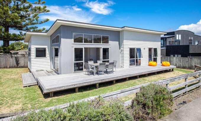 Ohope House | Beach Retreat - Ohope Holiday Home