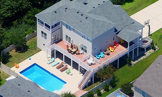 Sandbridge House | Beach Seclusion at its best- Sandbridge