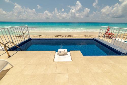 Zona Hotelera Apartment | Beach Shore Villa - Private Pool and beac access