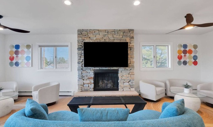 Town Bank House | Beach Therapy - Sleeps 17