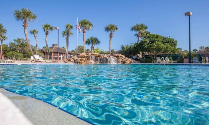 Palm Coast Hotel | Beach Vacation! Three Modish Units, Pool. Near Beverly Beach