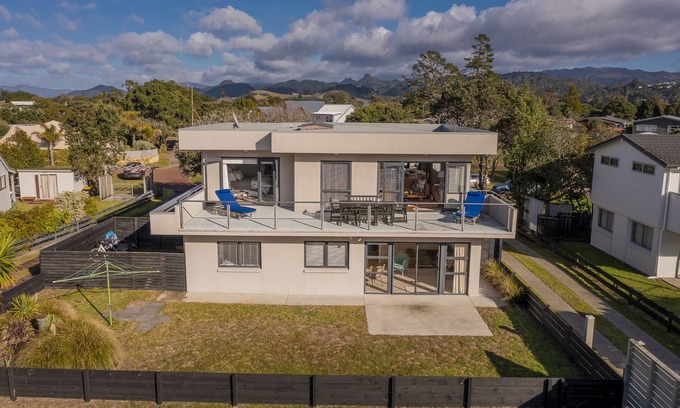 Pauanui House | Beach View Bliss - Pauanui Holiday Home