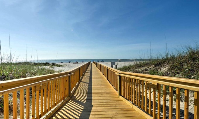 Folly Field Apartment | Beach View, Pool and Tennis Hilton Head Island Unit