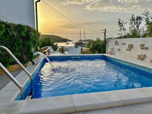 Rab Town Apartment | Beach Villa Ema