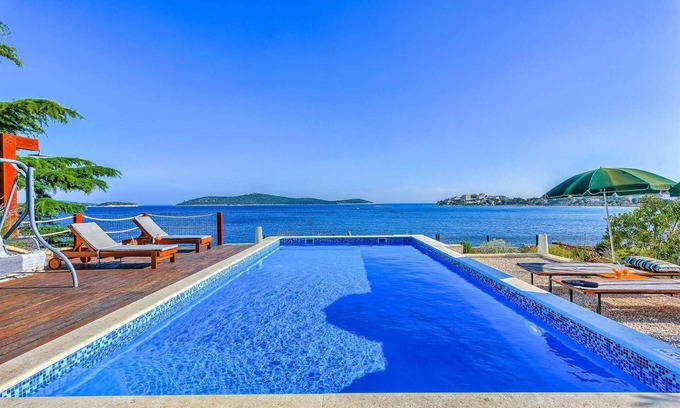 Sevid Villa | Beach Villa Sea Edge - beachFront villa for 12 with direct access to the beach