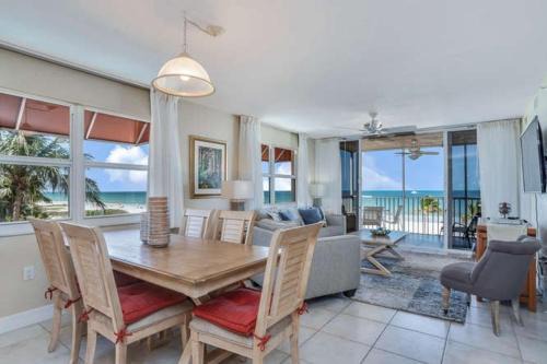 Fort Myers Beach Apartment | Beach Villas # 201 - BOGO24 condo