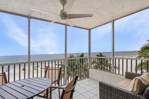 Fort Myers Beach Apartment | Beach Villas # 306 condo