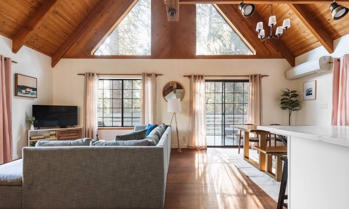 Fish Camp Cabin | Beachcomber Cabin A-Frame 2 miles from Yosemite