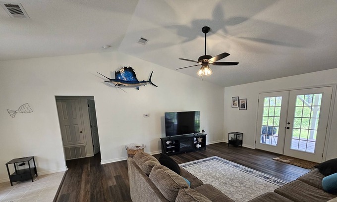 Florida Panhandle House | Beaches, River, Biking, Fishing, Gaming, Fire Pit plus the amenities of Home
