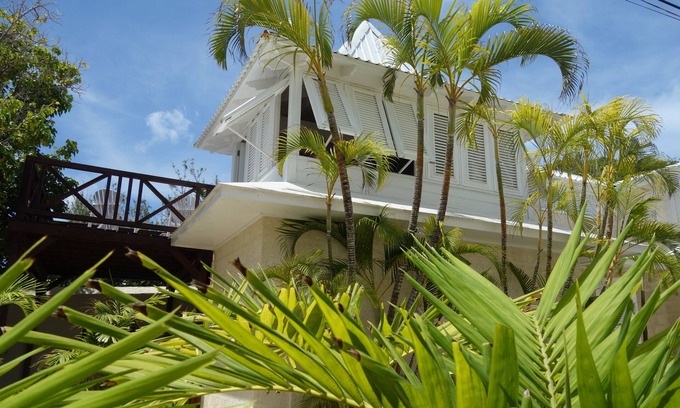 Silver Sands Apartment | Beachfront 1 bedroom apartment at the Inchcape Seaside Villas estate