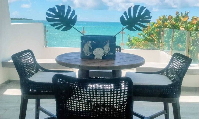 Bajo Apartment | Beachfront 1-bedroom apartment in Patillas