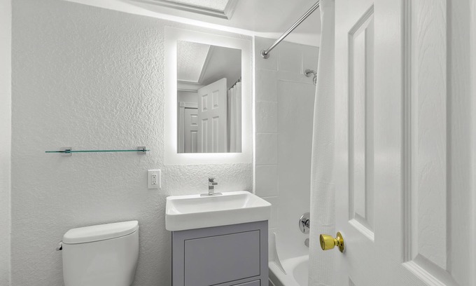 North Redington Beach Condo | Beachfront 1 Bedroom Condo with Balcony