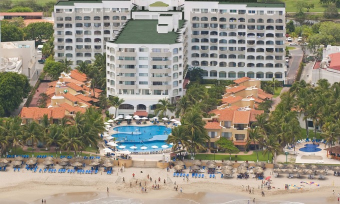 Ixtapa Condo | Beachfront 2 Bedroom Condo at Tesoro Hotel & Condo Resort