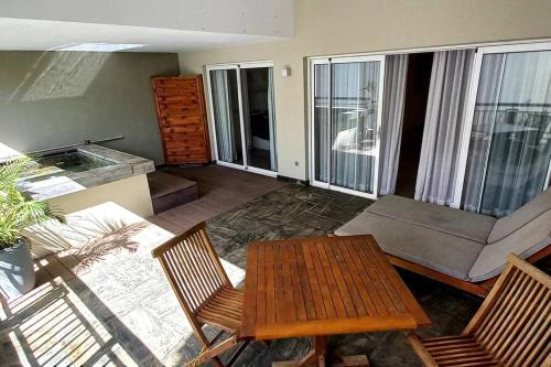 Bain Boeuf Apartment | Beachfront 2 Bedroom Apartment