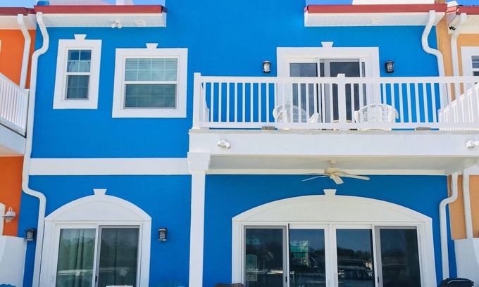 Sunset Pass House | Beachfront 4 Bedrm 3.5 Bath Spectacular Banana Bay Townhome On the Intracoastal
