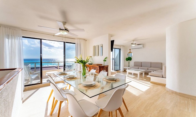 Zona Hotelera Villa | Beachfront 4BR Hotel Zone in Cancun.