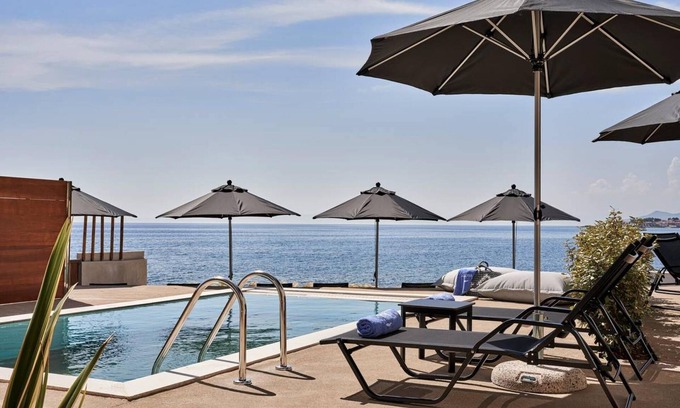 Riglia Villa | Beachfront Alassa Villas with Private Pools