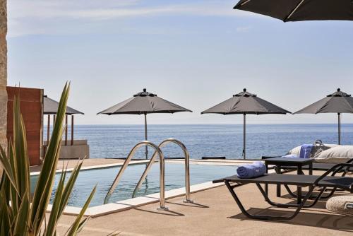 Riglia Villa | Beachfront Alassa Villas w Private Pools Complex