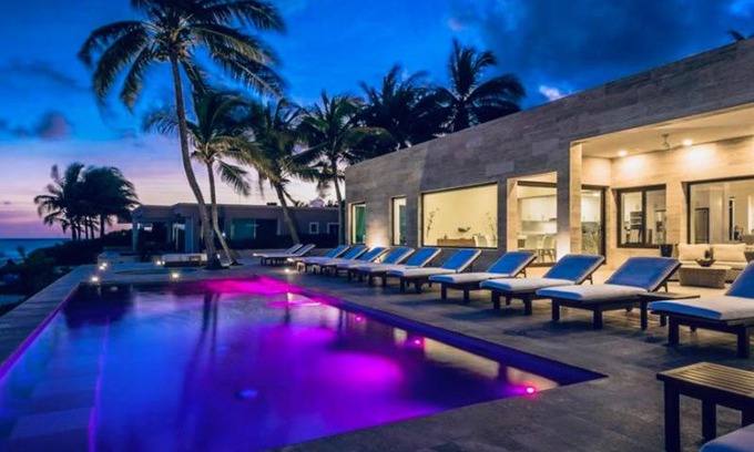 Playacar Fase I Villa | Beachfront All Inclusive Luxe Playacar Phase I - 7 BR.