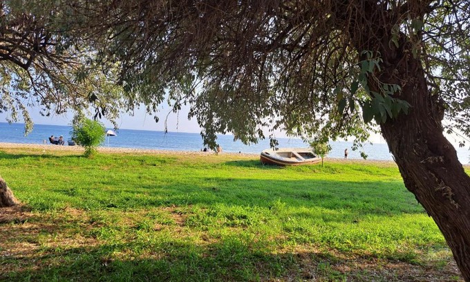Paralia Dionysiou Apartment | Beachfront apartment 10m from the beach